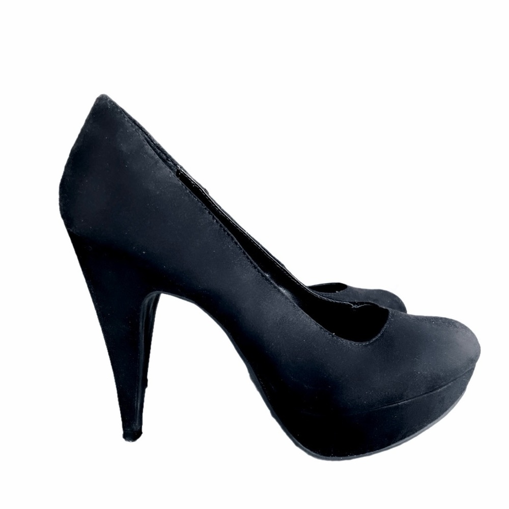 Winners, brand Transit, rounded toe heel, platform, black, classic, faux suede
